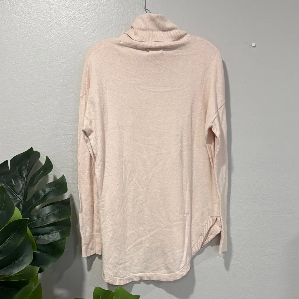 nwt // Chelsea 28 cashmere blend Light Pink Turtleneck high low tunic Sweater - Image 2
