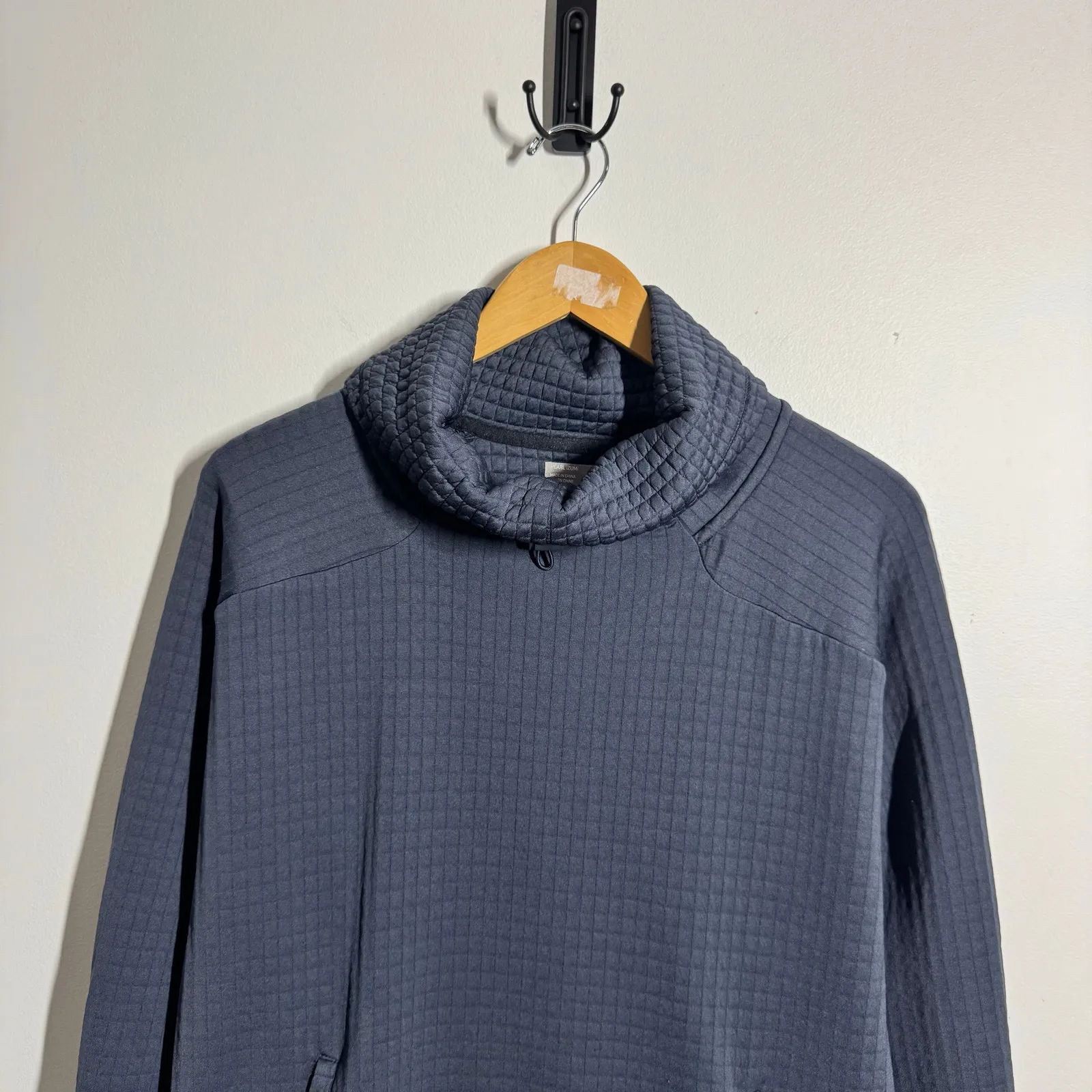 Pearl Izumi Prospect Tech Dress Women M Navy Blue Cycling Kangaroo Pocket Cozy - Image 3