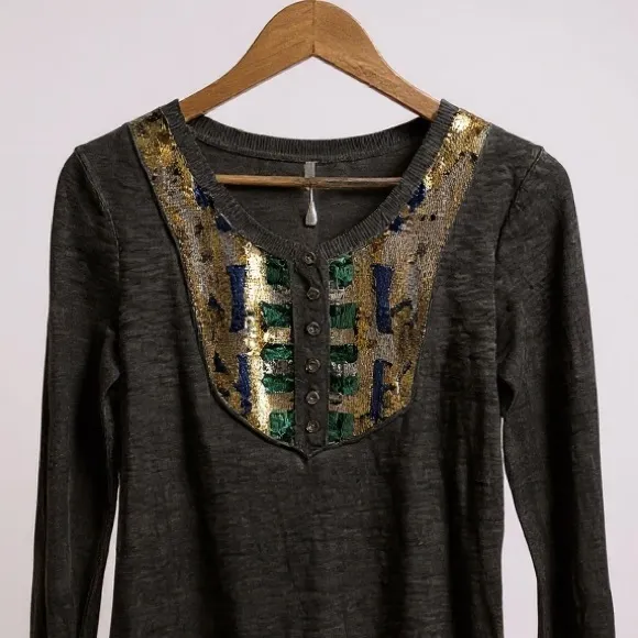 Free‎ People Tiger Eyes Sequin Henley Top Army Combo Size S Long Sleeve - Image 3