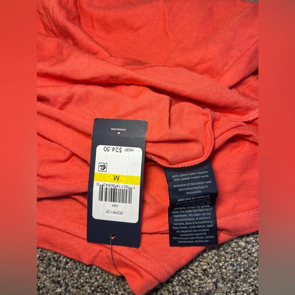 Tommy Hilfiger women’s peach/orange short sleeve T-shirt size (M) new with tag. - Image 8