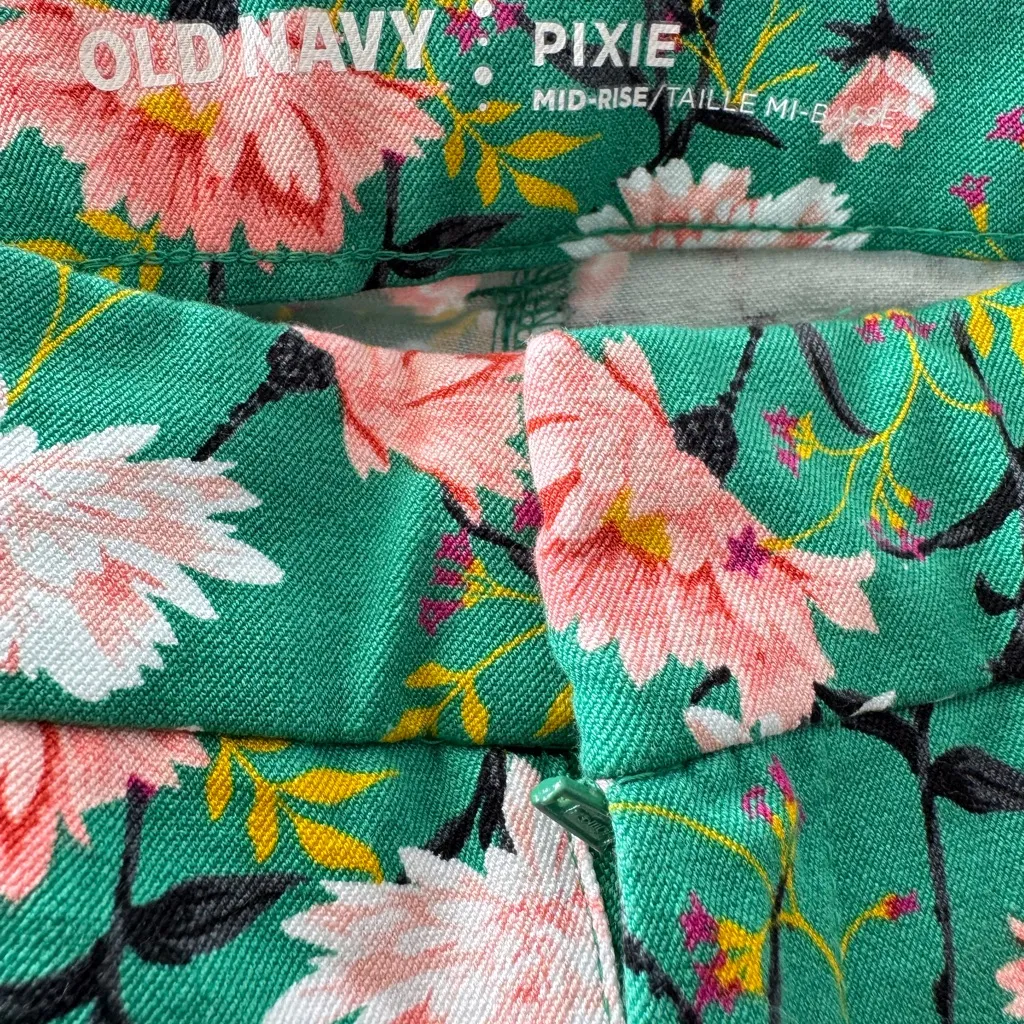 Old Navy Green and Pink Floral Leggings‎ Pixie Pants Size 10 - Image 5
