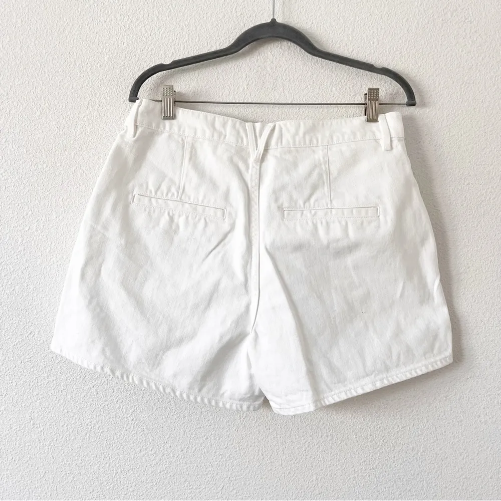 Veronica Beard Simpson Pleated High Rise Shorts in White - Image 6