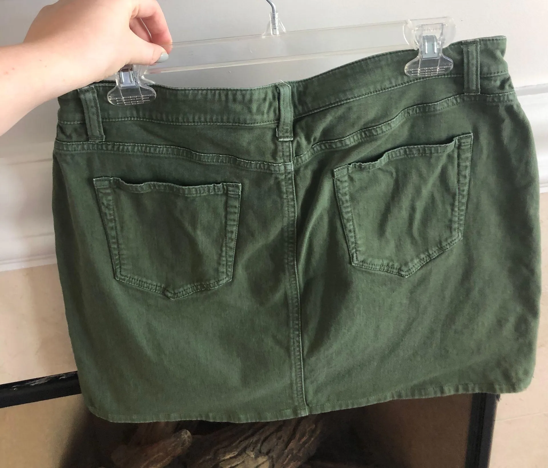 Vineyard Vines Army Green Skirt - Image 2