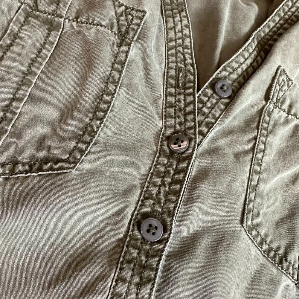 Super Cute and Light M Express Army Green Dress 3/4 sleeve - Image 3