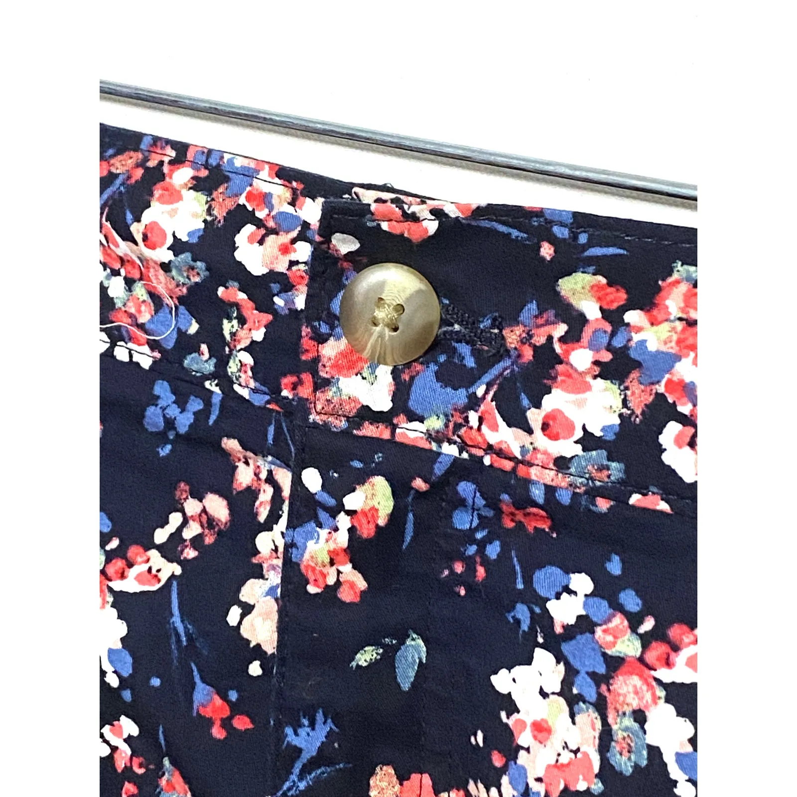 Lee Riders Midrise Shorts Womens 22 Ditsy Floral Dark Romantic Bloomcore Boho - Image 5