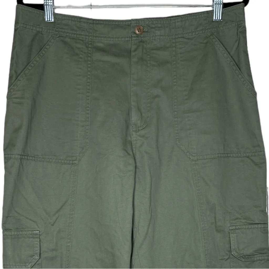 Abercrombie and Fitch Relaxed Cargo Pants Olive Size 32/ 14 Short - Image 7