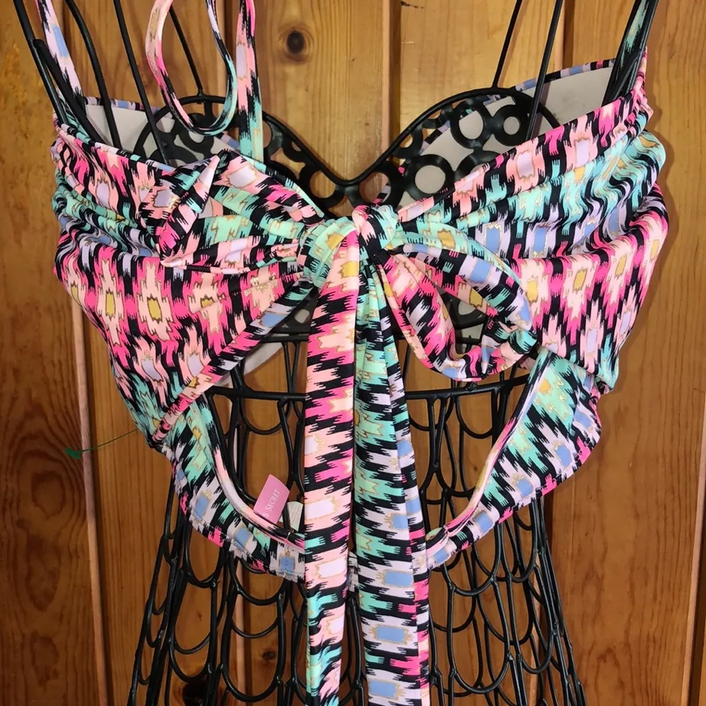 Victoria’s secret bikini top the wrap halter top Aztec print size 34DD swim wear - Image 3