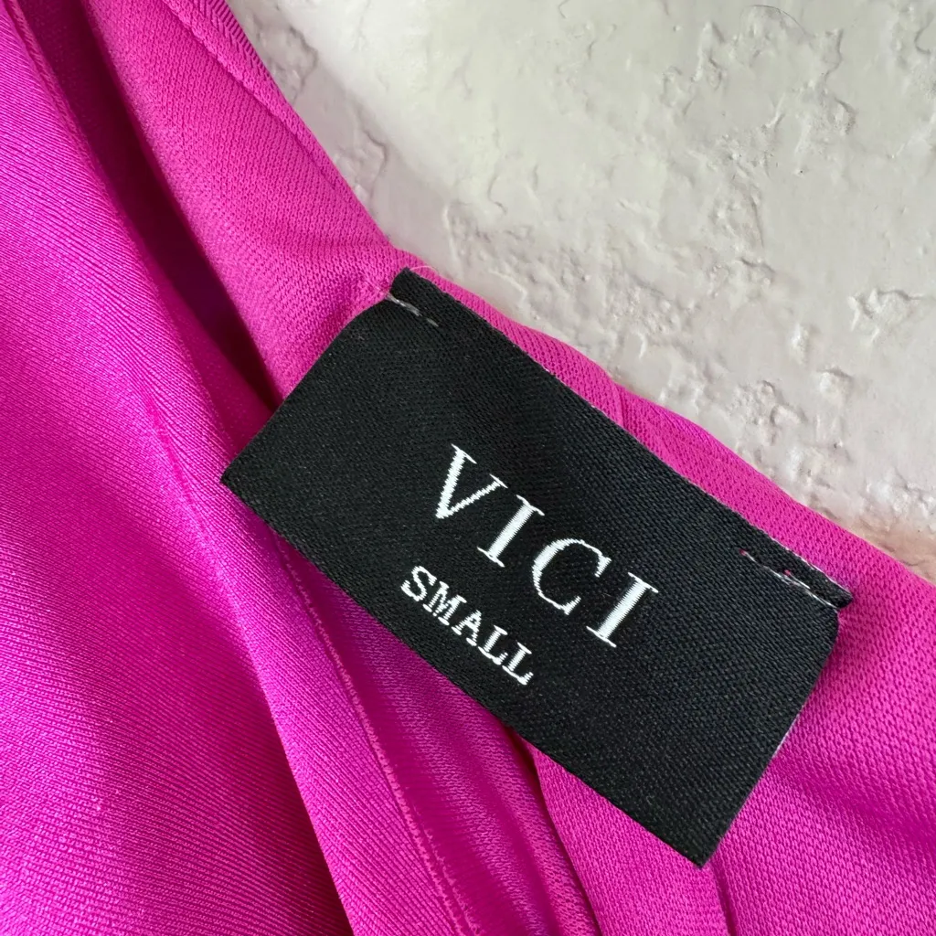 Vici  One Shoulder Fuchsia Hot Pink Ruched Midi Dress size Small - Image 3