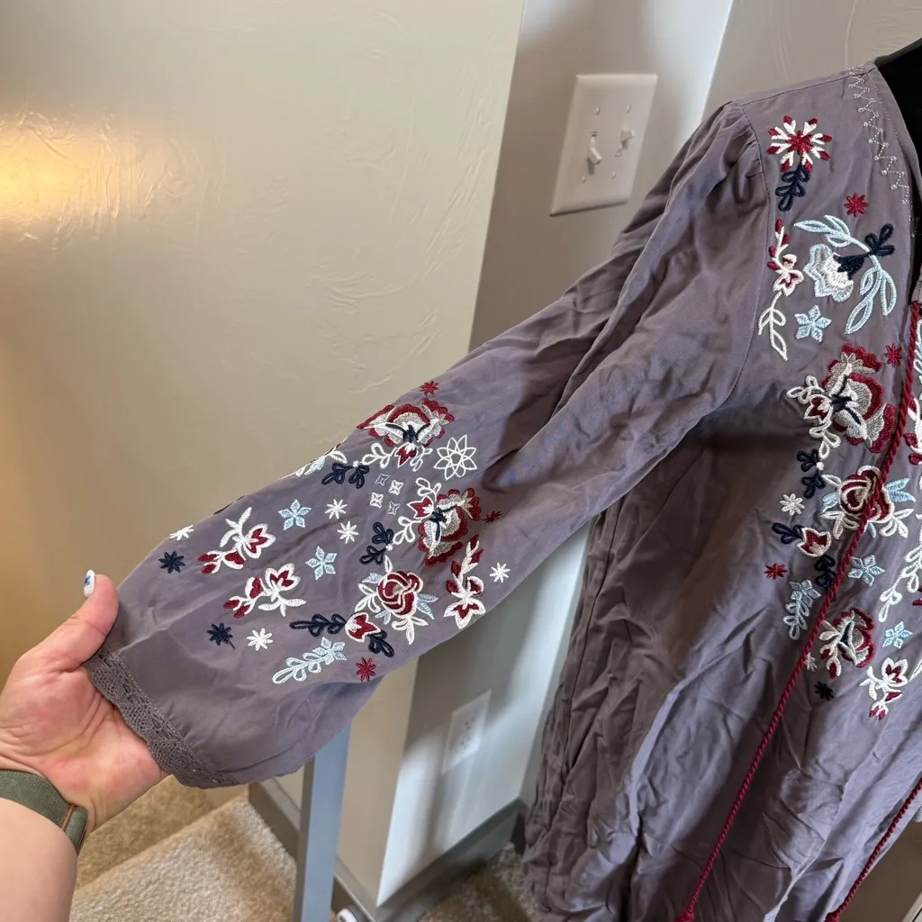 Cedar Rose Long Sleeve Embroidered Floral Boho Dress Midi Grey V - Image 3