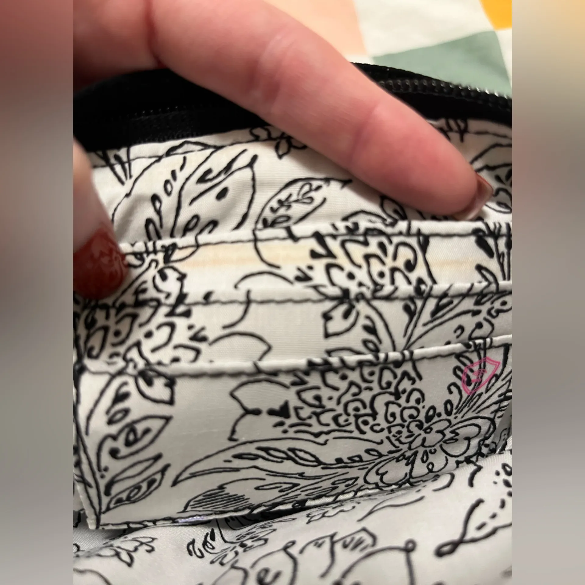 NWT Vera Bradley RFID Convertible Wristlet in Cotton, Black Quilted - Image 6