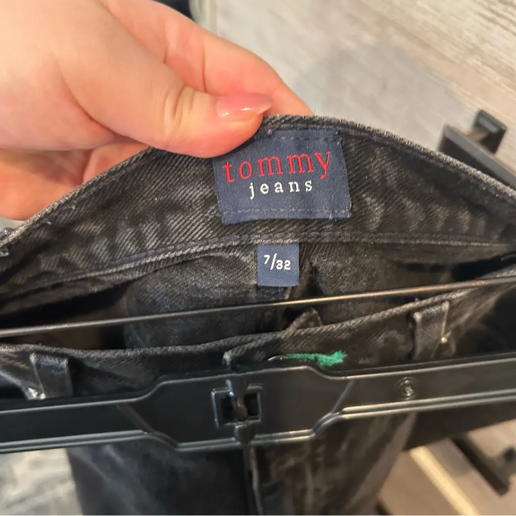 VINTAGE Tommy Hilfiger Black Jeans 7 x 32 Stretch Logo Spell Out Pocket Y2k - Image 6