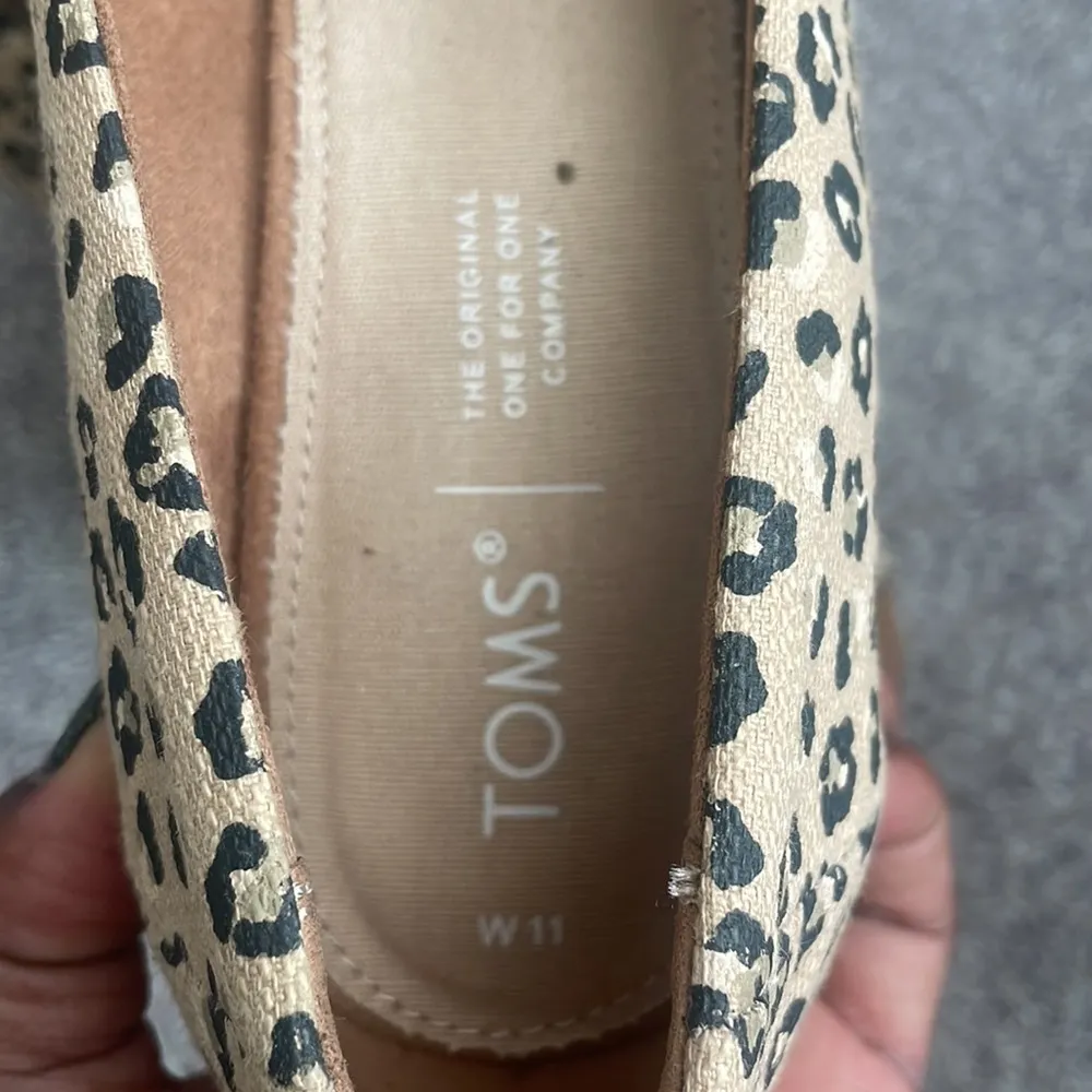 TOMS wedge Canvas Peep Toe Wedge heel woman Snow Leopard Print shoe new Size 11 - Image 2