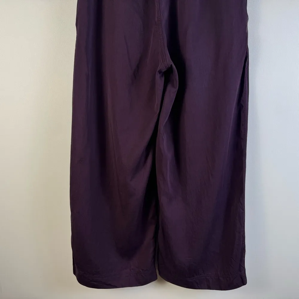 Lululemon Wide leg Culottes Cropped Purple Burgundy Sz 6 Pleat Pocket Athleisure - Image 8