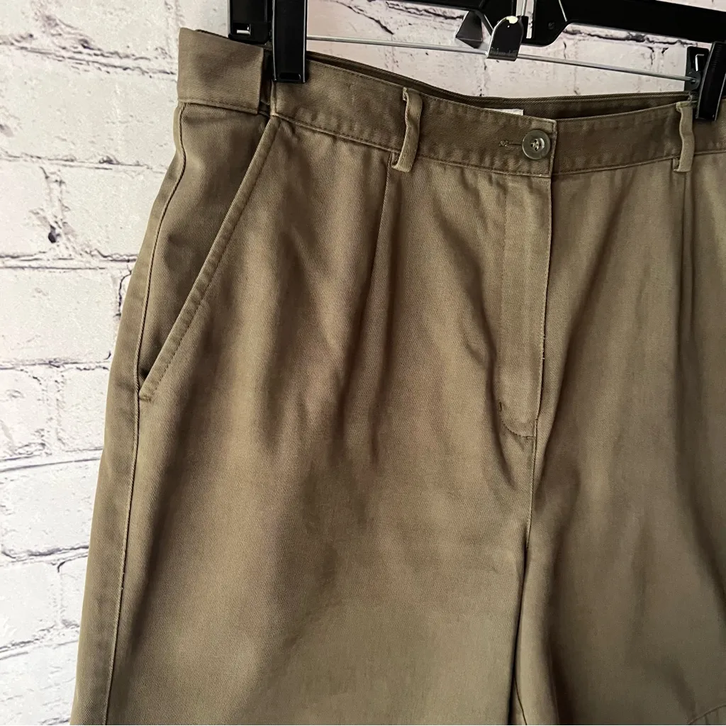 L.L. Bean Vintage Women’s‎ Classic Fit High Waist Chino Shorts Size 14 Regular Green - Image 3