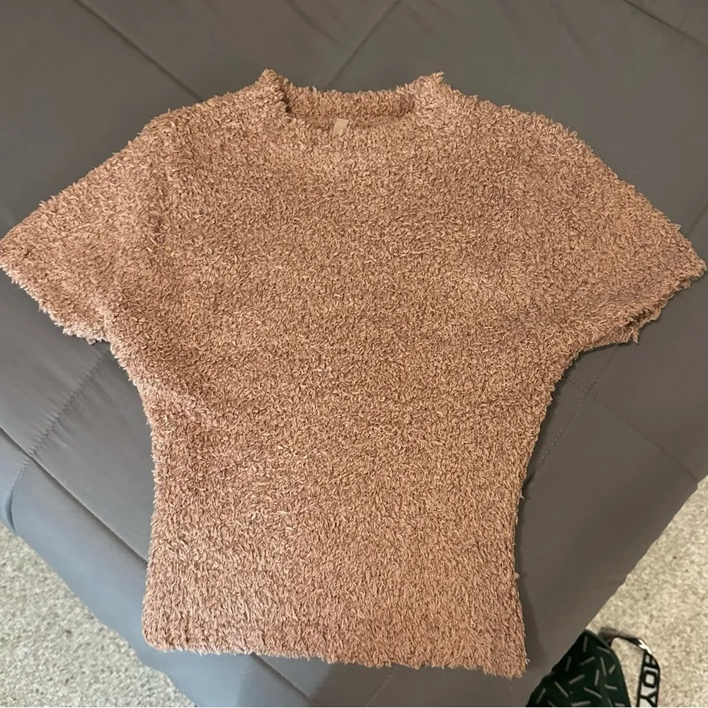 SKIMS Cozy Knit Cropped T-Shirt
Rose Clay - Image 3