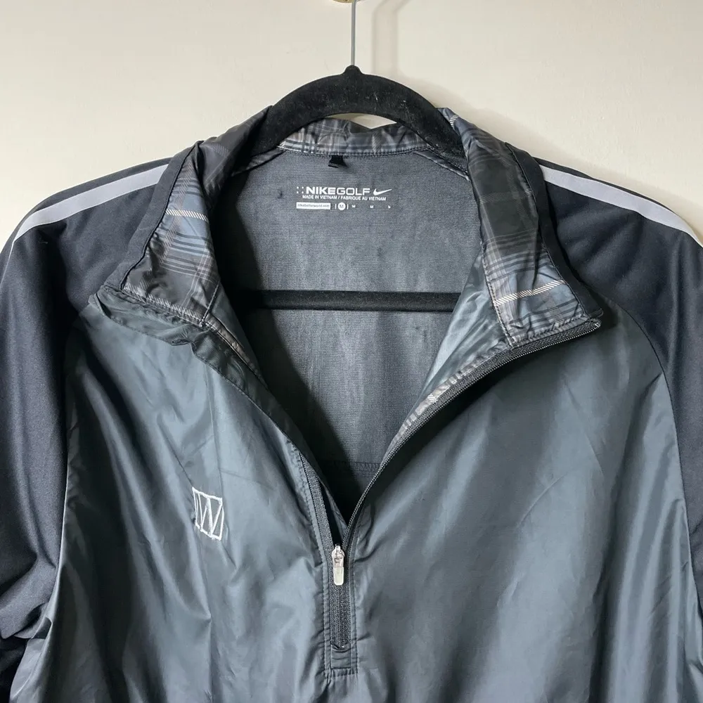 Nike  Golf Black 1/2 Zip Pullover Medium - Image 2