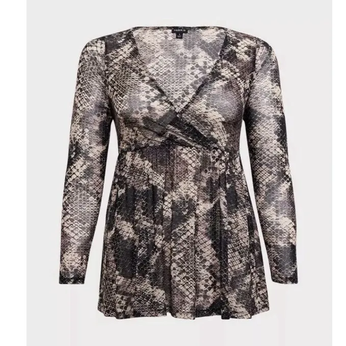 Torrid Snakeskin Babydoll Stretch Knit Mesh Surplice Pullover‎ Top Size 3X - Image 4