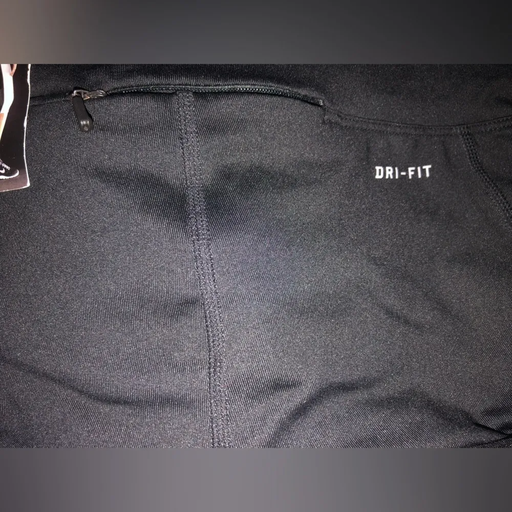 Nike Lightweight‎ Capri Length Leggings size xs - Image 6