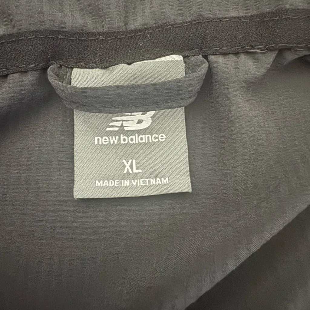 New Balance black thin Jacket - Image 2