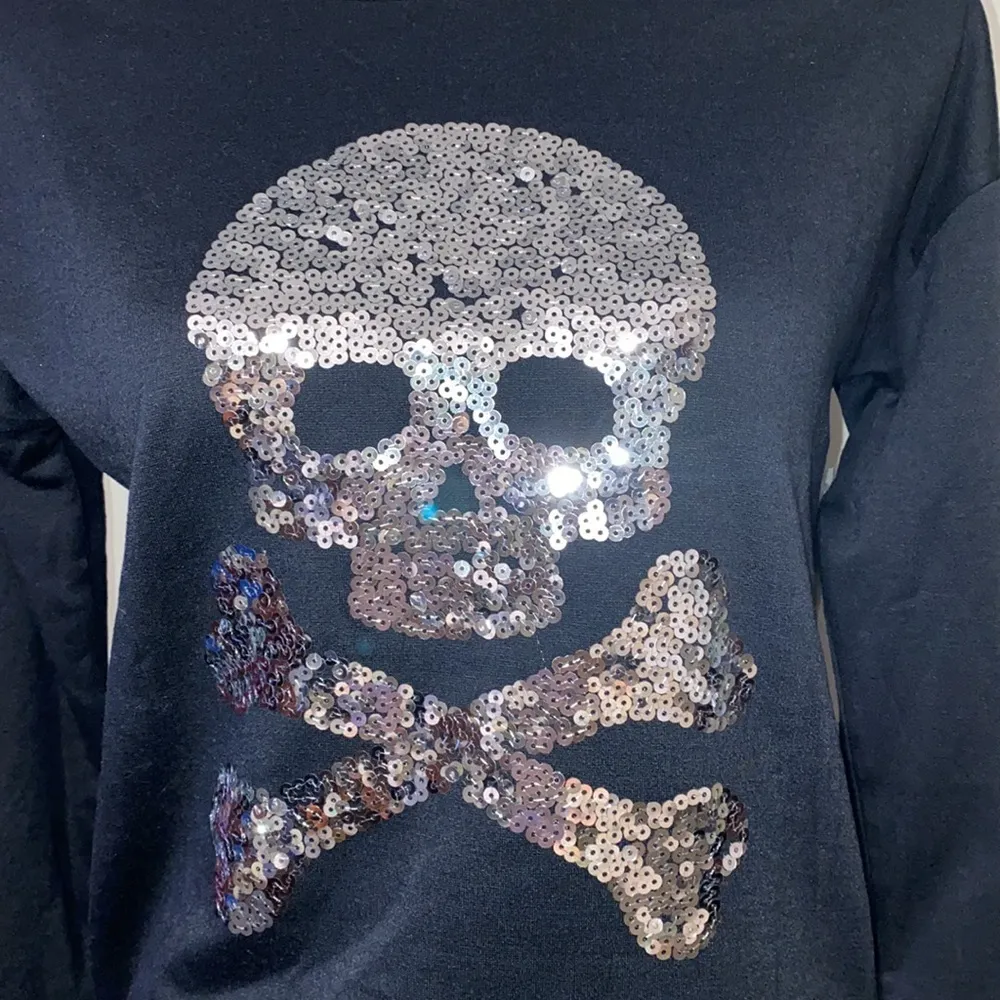 No Boundaries XS (1) juniors sweatshirt and mask - Image 5