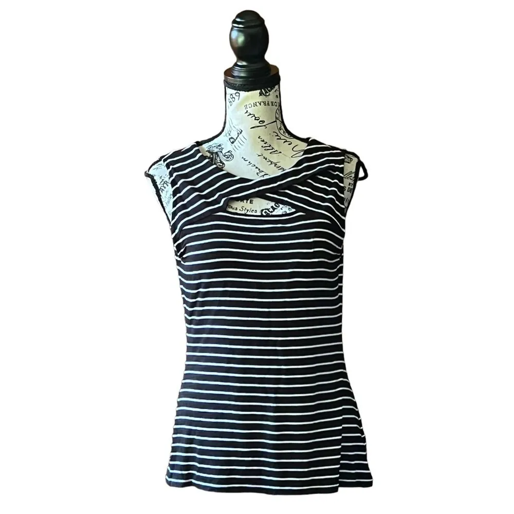 Vince Camuto Black White Stripe Keyhole Sleeveless Top Womens M Nautical - Image 2