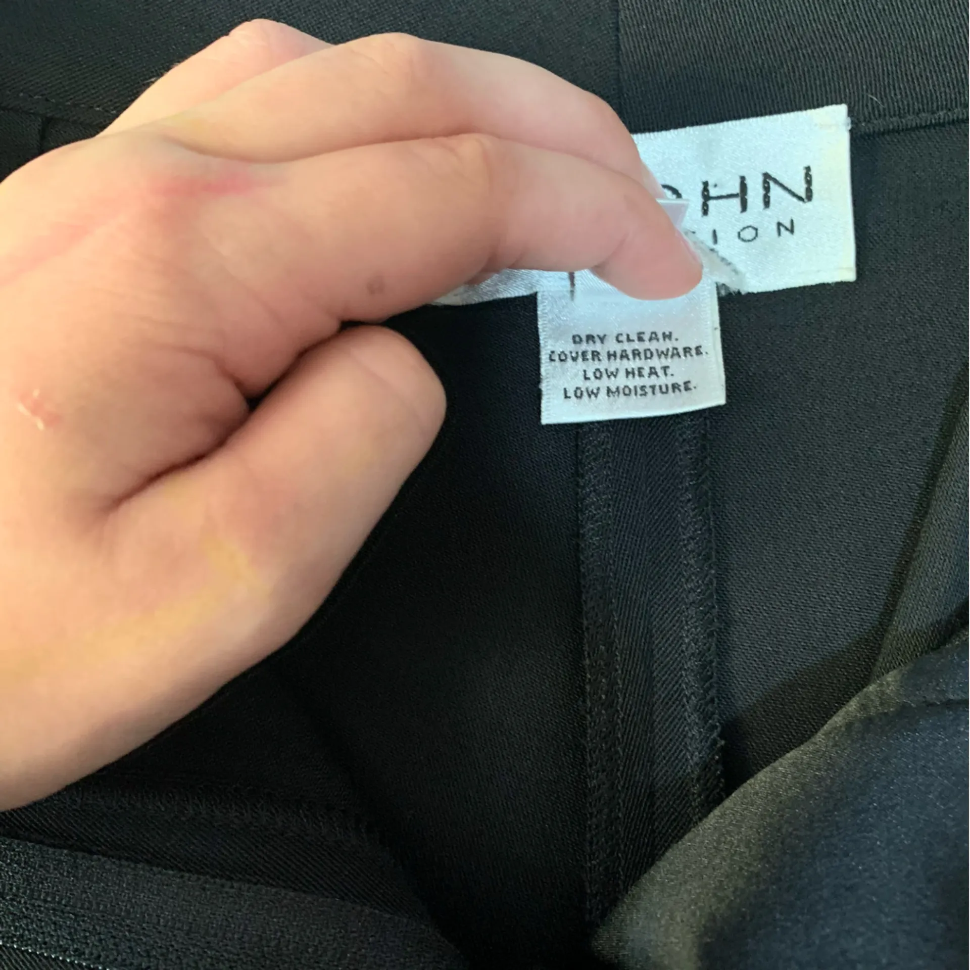 St. John size 8 medium Black Women's Bermuda shorts business - Image 6