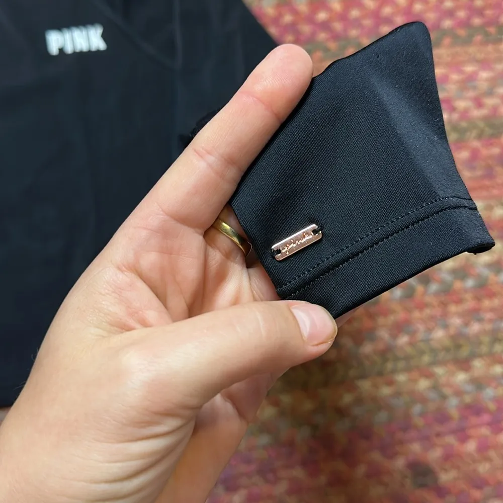 NWT VS PINK BLACK RASH GUARD SWIM BEACH LONG SLEEVE - Image 3