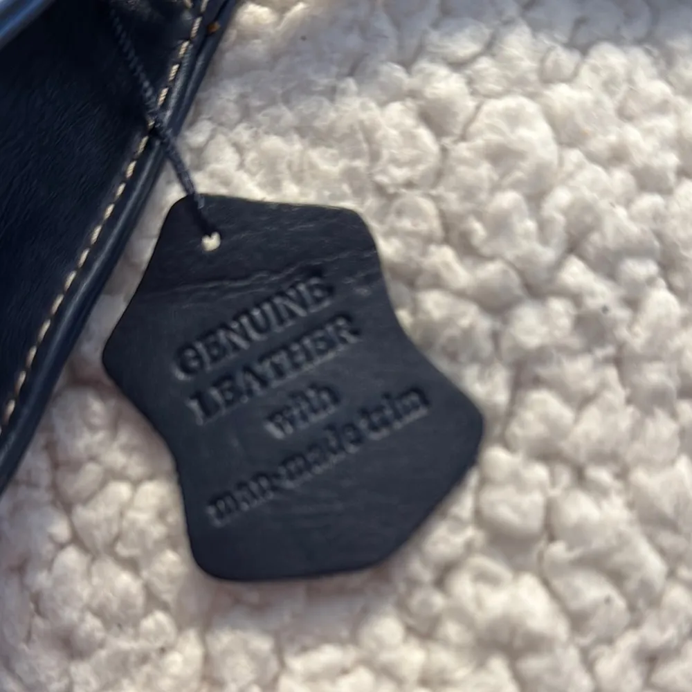 Leather Blue Wristlet Clutch with Structured Design - Image 2