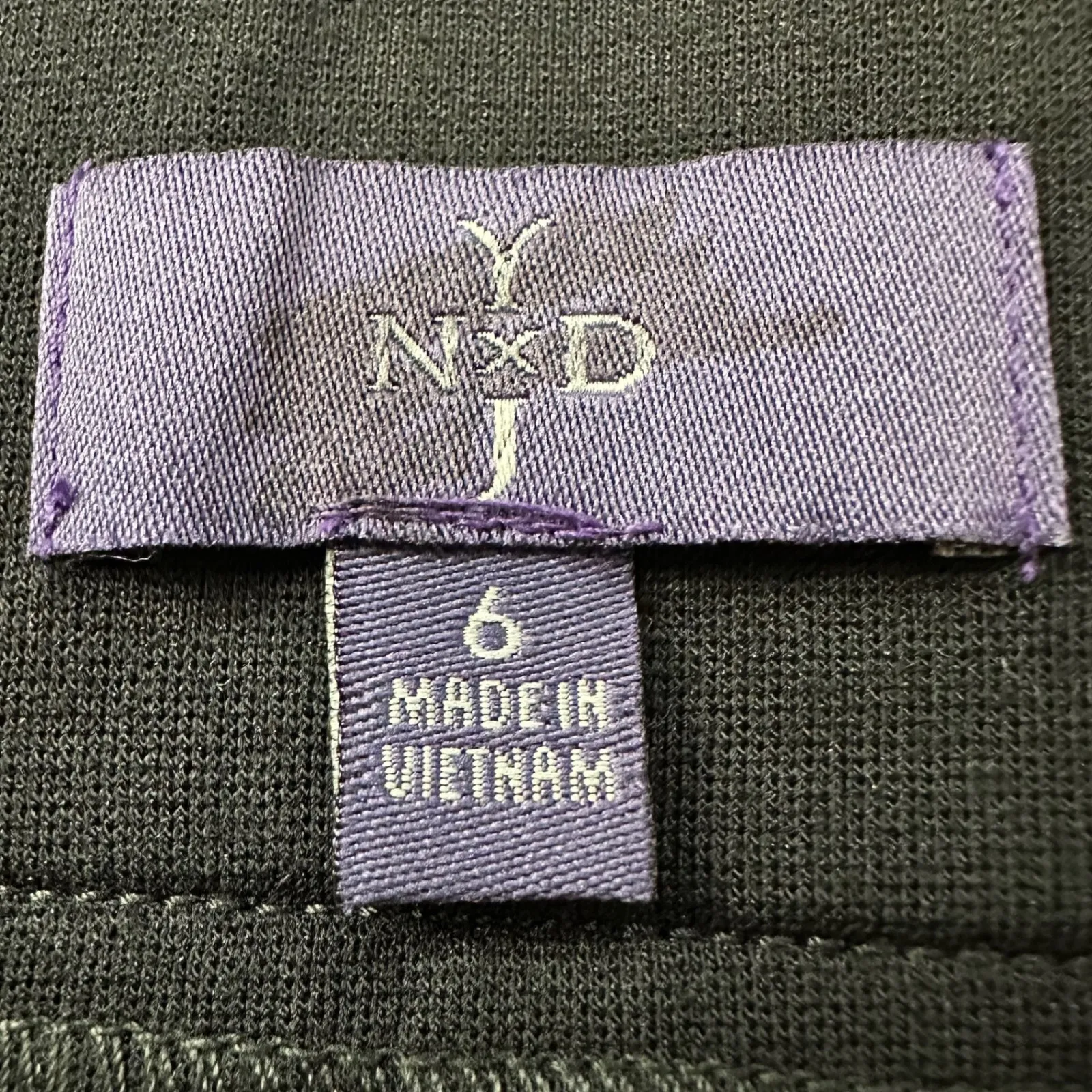 NYDJ Black Lift Tuck Technology Pants Womens Size 6 Slim Leg Pull On - Image 3