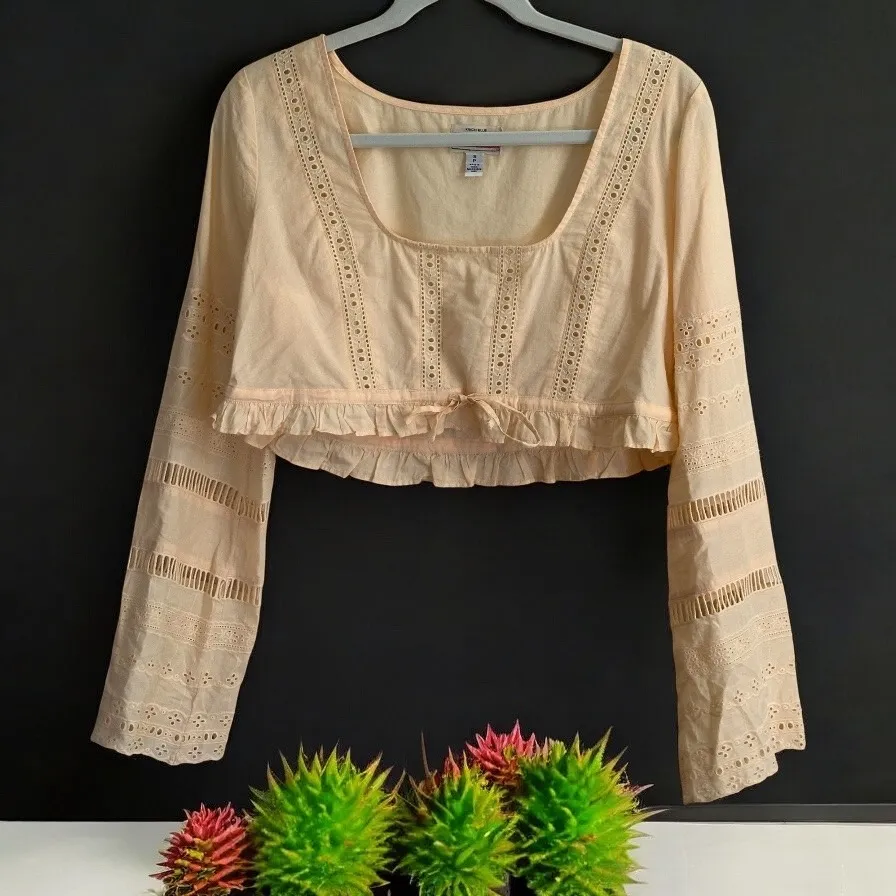 Kimchi‎ Blue UO Light Peach Small Scarlett Eyelet Cropped Broderie Blouse Cream - Image 2