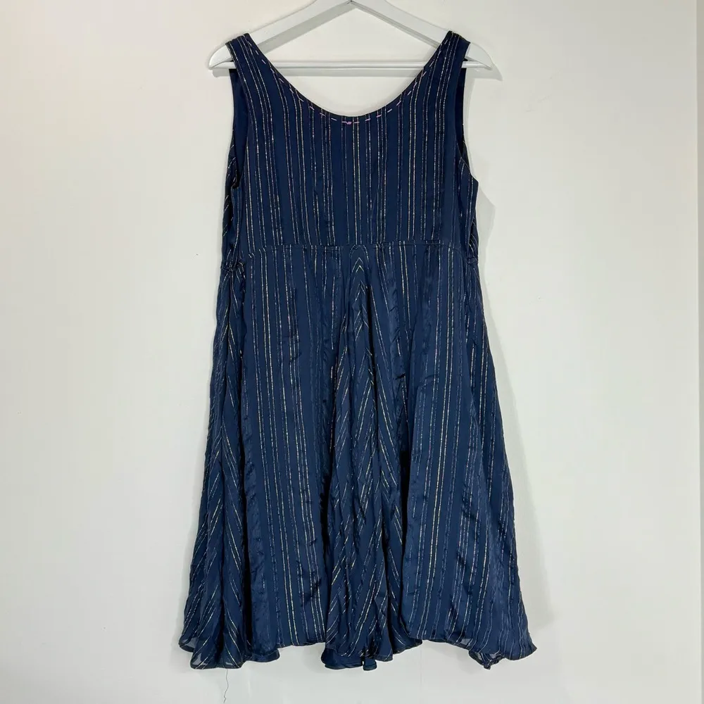 Meghan LA Fabulous Navy Blue Gold Metallic V - Image 5