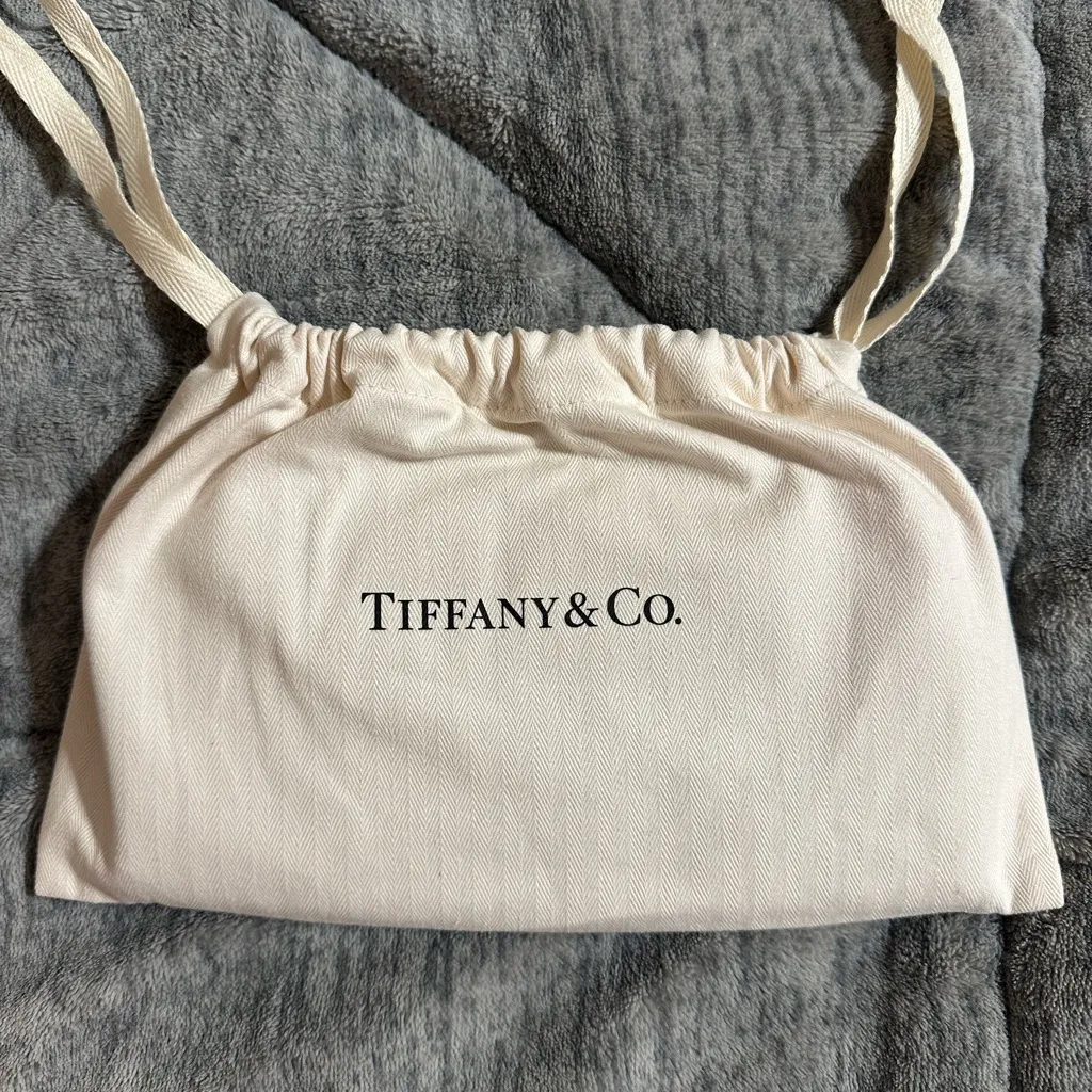 NEW without box Tiffany & Co. pink zip around wallet - Image 2