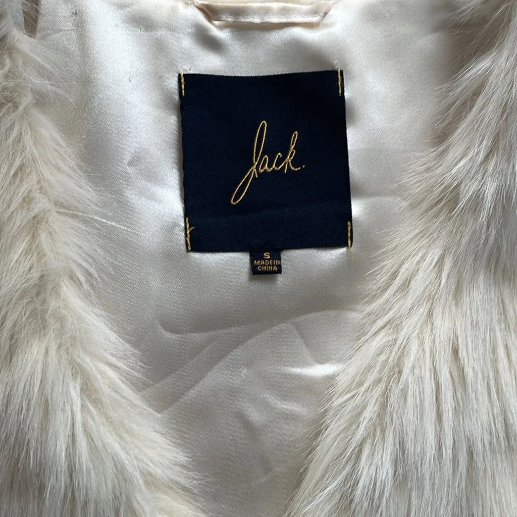 Jack by BB Dakota Faux Fur Vest size Small‎ - Image 6