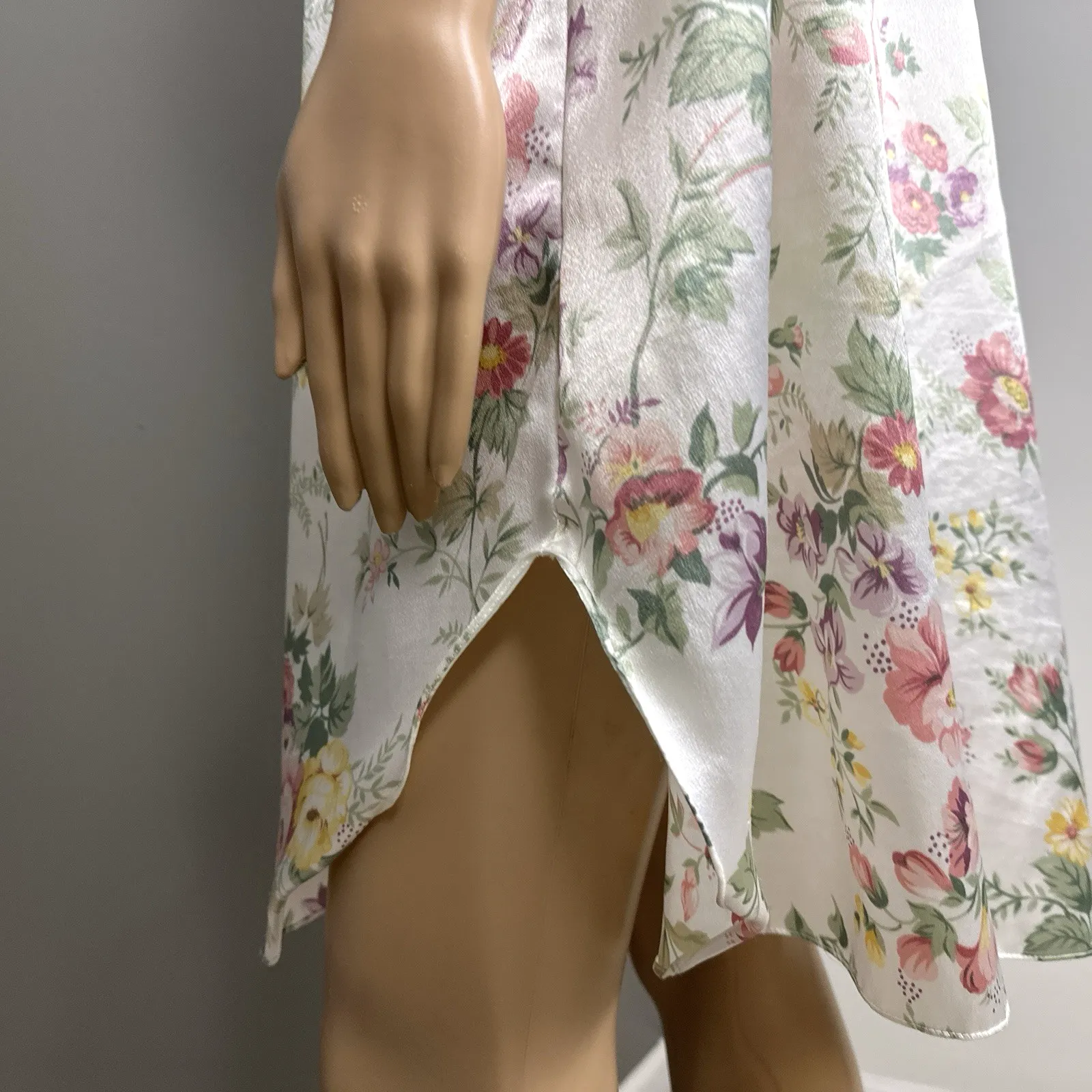 Vintage Barbizon Satin Nightgown Size XL Glossy Floral V - Image 5