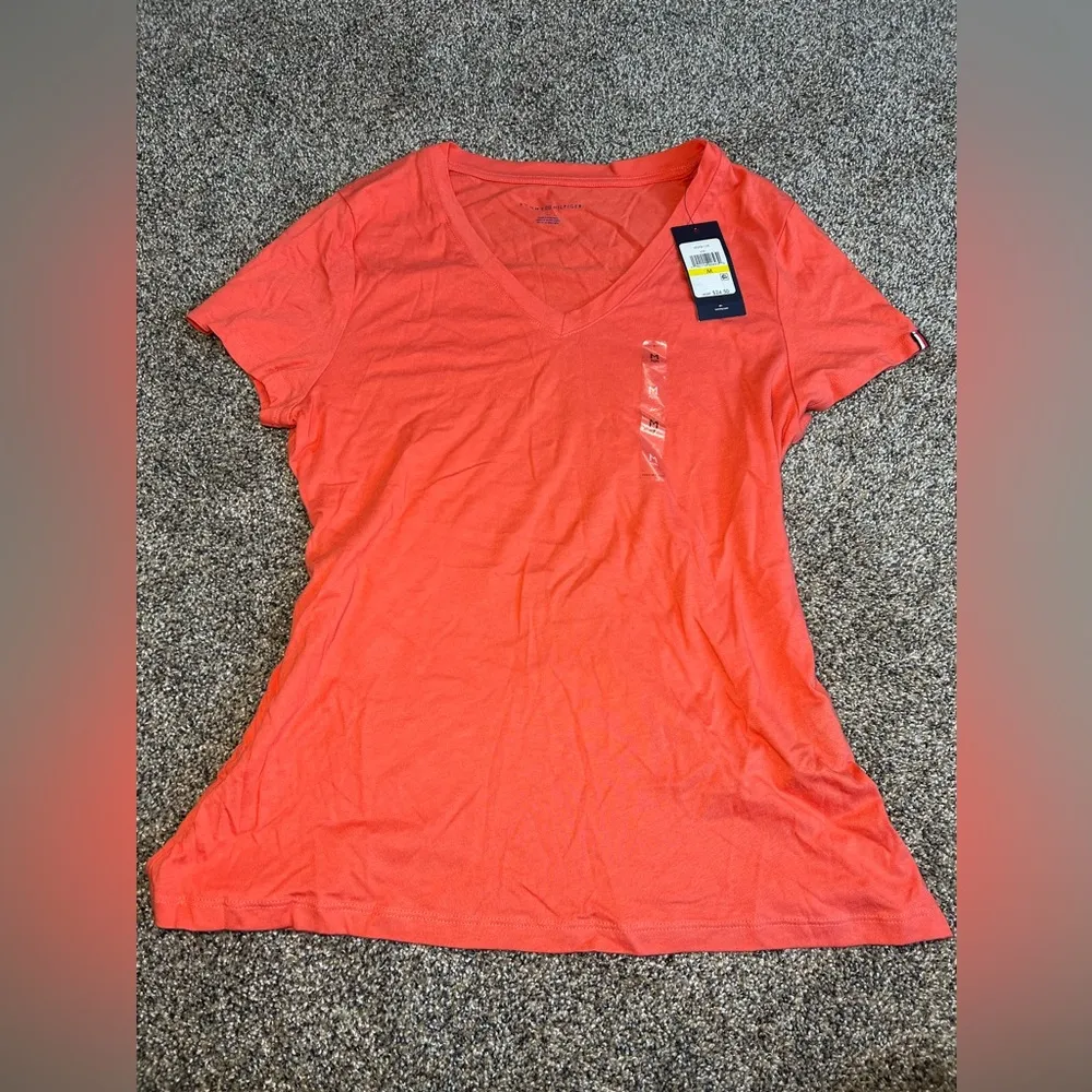 Tommy Hilfiger women’s peach/orange short sleeve T-shirt size (M) new with tag. - Image 3