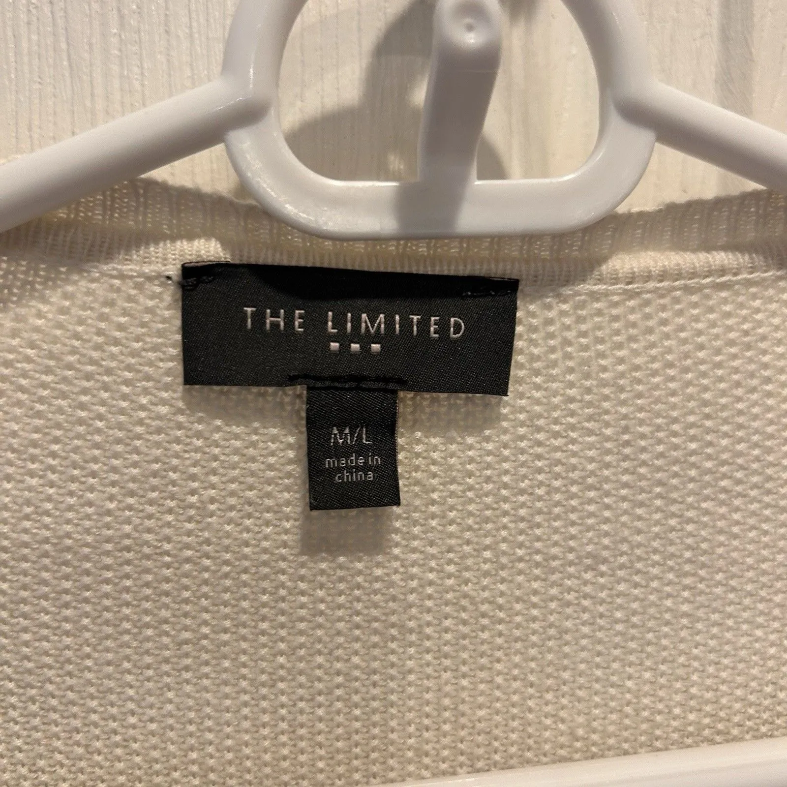 The Limited Cardigan Womens M/L Shawl Cream Black Sleeveless Fringe Knit‎ - Image 3