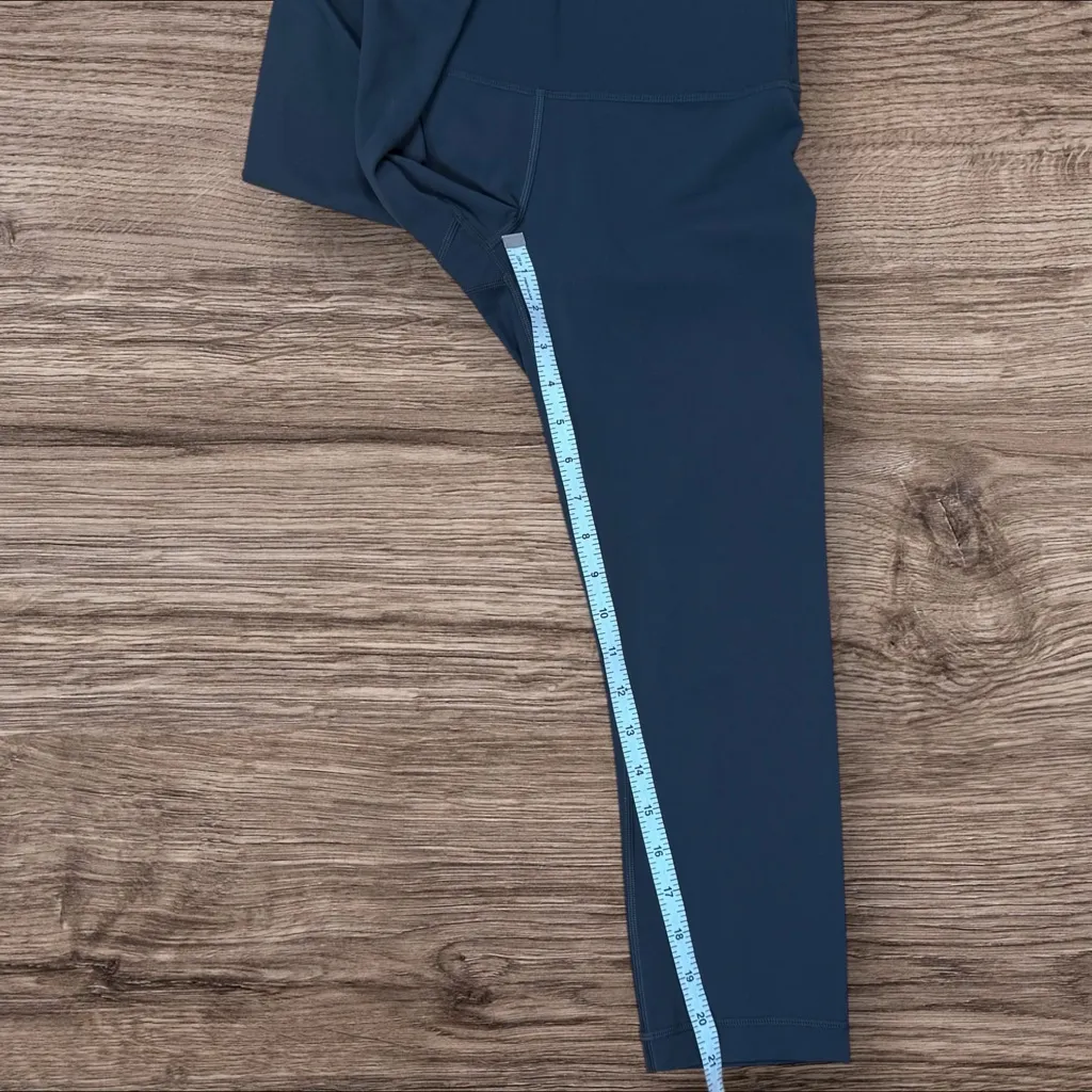 LULULEMON Wunder Under High-Rise Crop 21” Luxtreme – Graphite Grey - Size 6 - Image 5