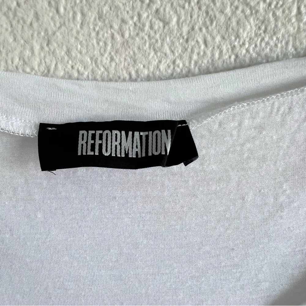 Reformation Women’s White Loose Fit V-Neck T-Shirt - Image 6