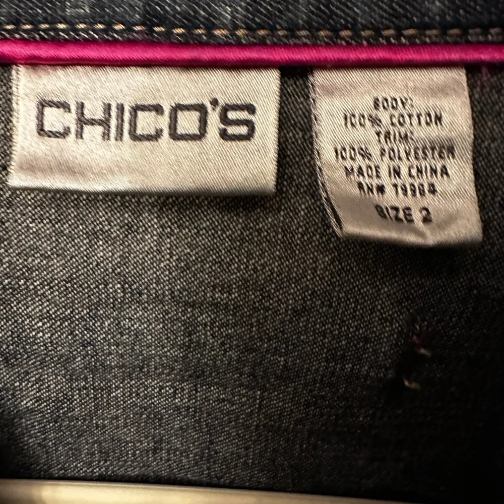 Chicos Lightweight Denim Jacket with removable Floral rhinestone Buttons Sz 12 L - Image 5