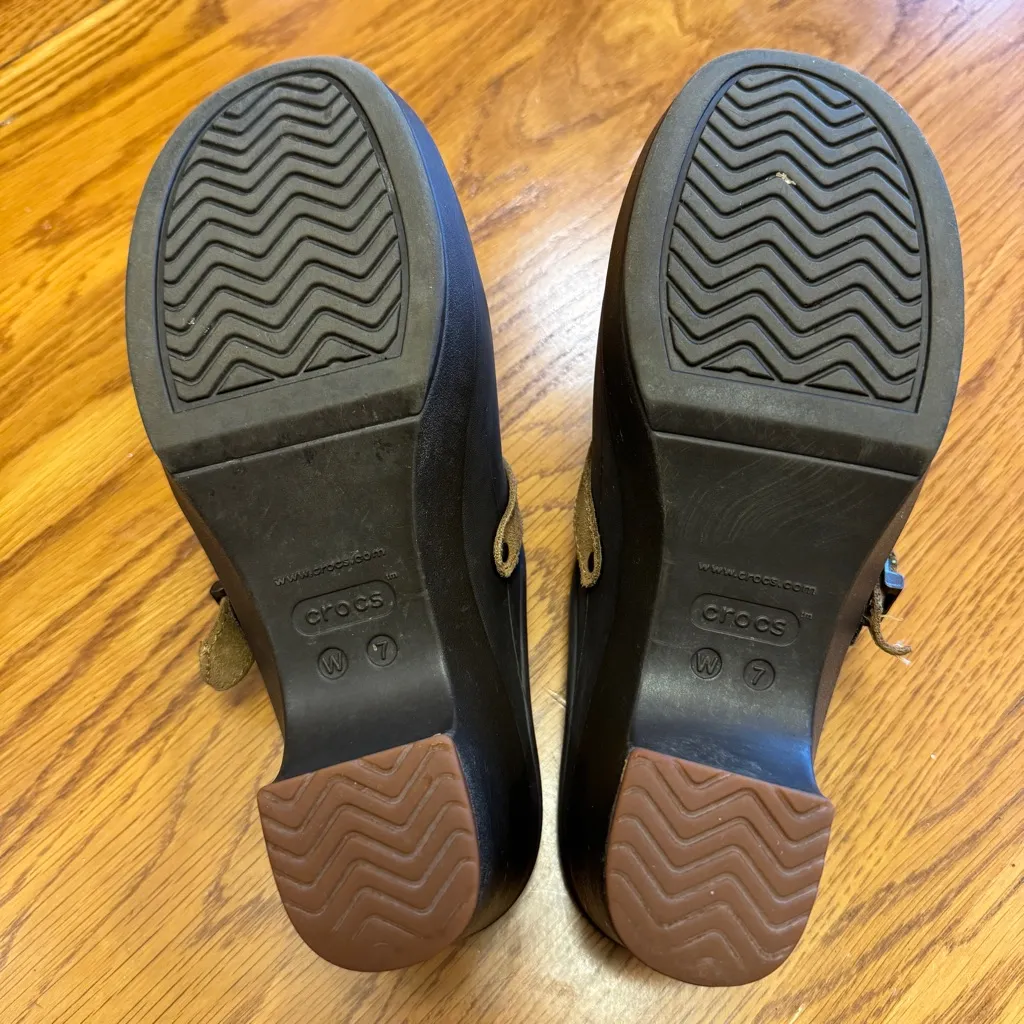 Crocs Women Sarah Clog‎ Brown Expresso Buckle Mules size 7 Flaw See Pic. - Image 9