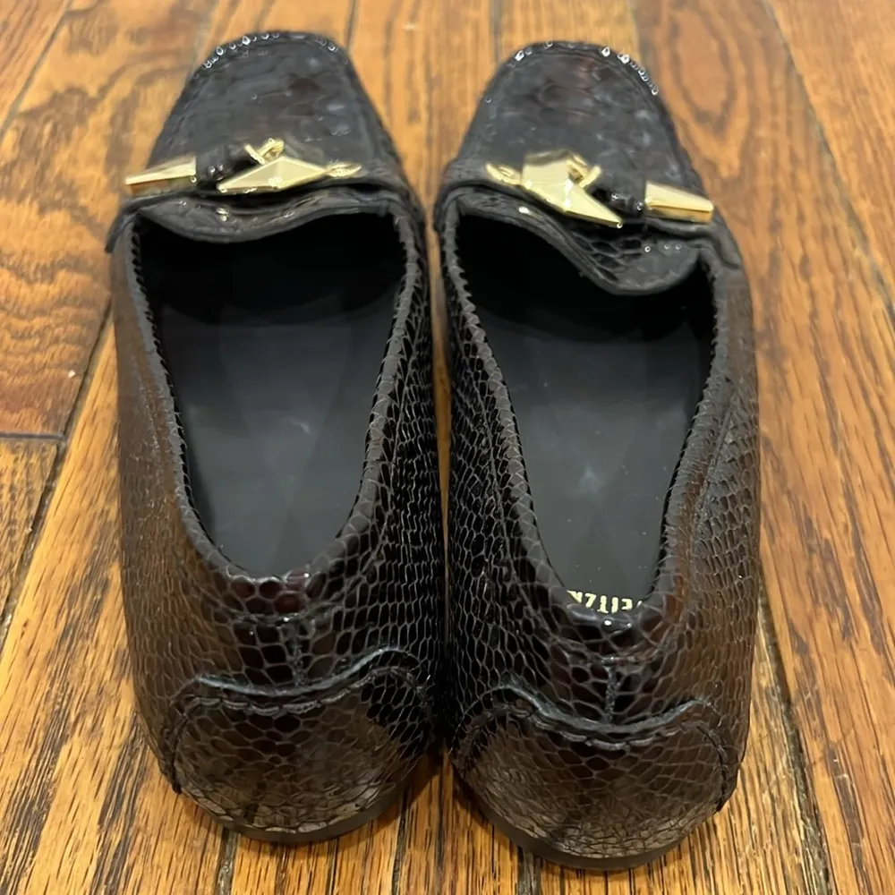 STUART WEITZMAN Crocodile Patent Leather Gold Mary Jane Buckle Flats Size 7M - Image 6