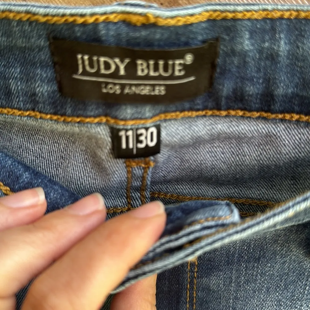 Judy Blue distressed ripped leopard cheetah skinny fit jeans size 11/30 - Image 5