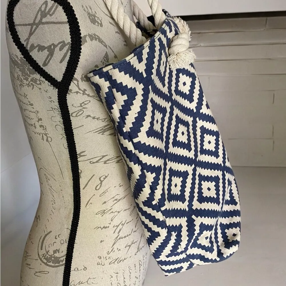 SUMMER & ROSE Navy Diamond Tote NWOT - Image 3