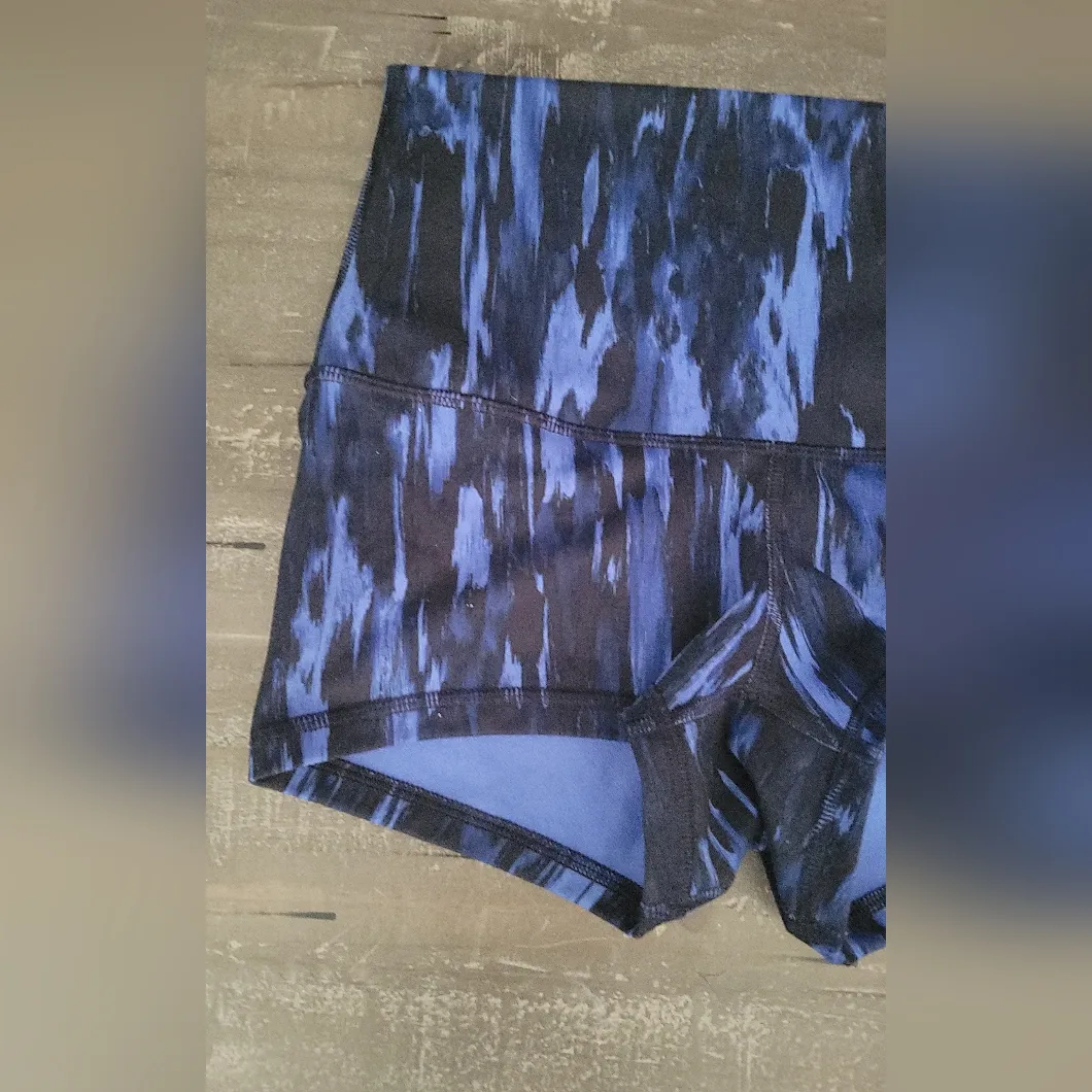 Lululemon Boogie Short Sz 4 *Luxtreme (Roll Down) - Image 2