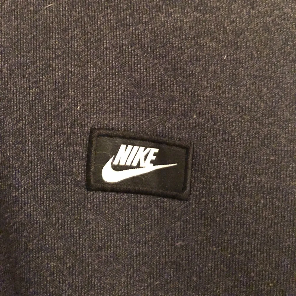 Nike Men’s navy blue  hoodie. Size medium. - Image 3
