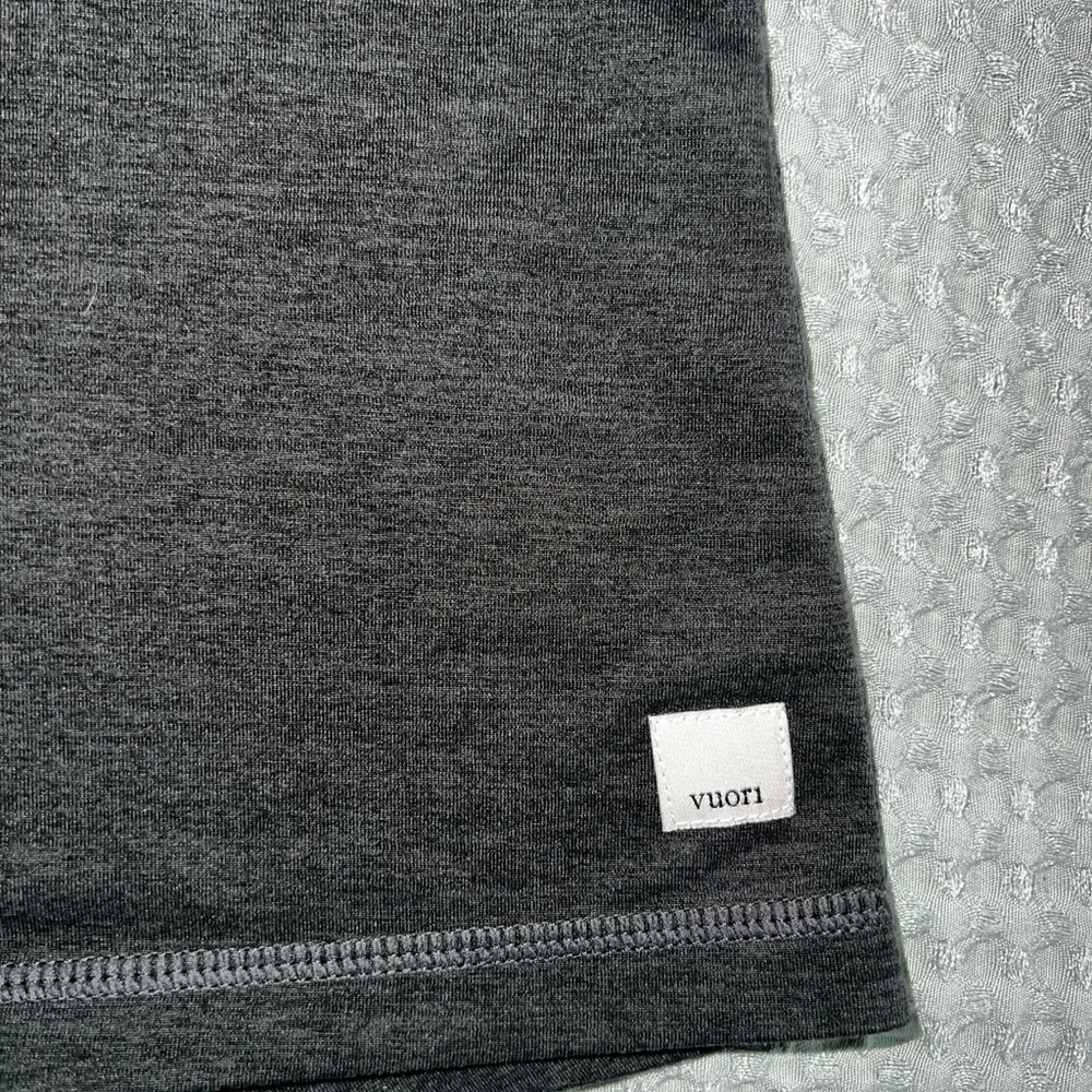 Vuori lux performance tank top - Image 3