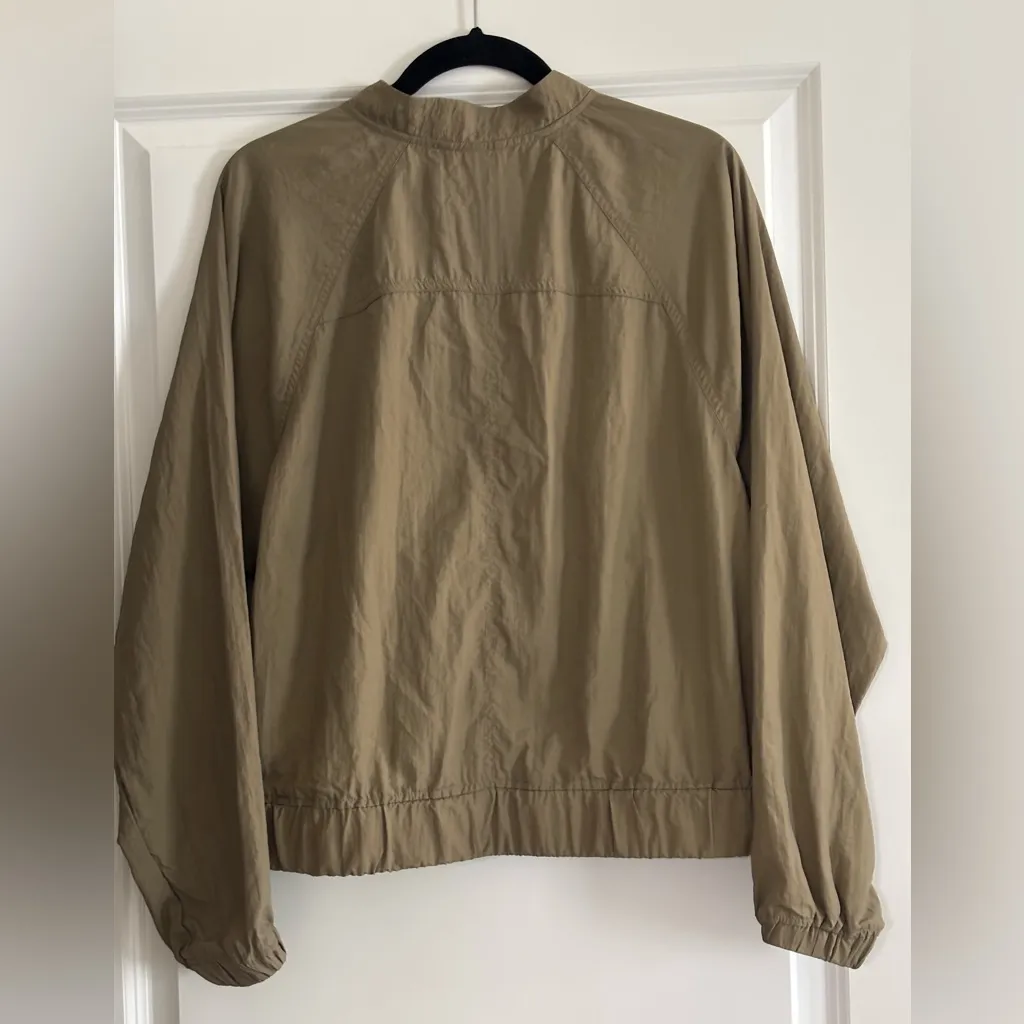 Zella Kinetic Nylon Bomber Jacket in Olive Green - Image 3