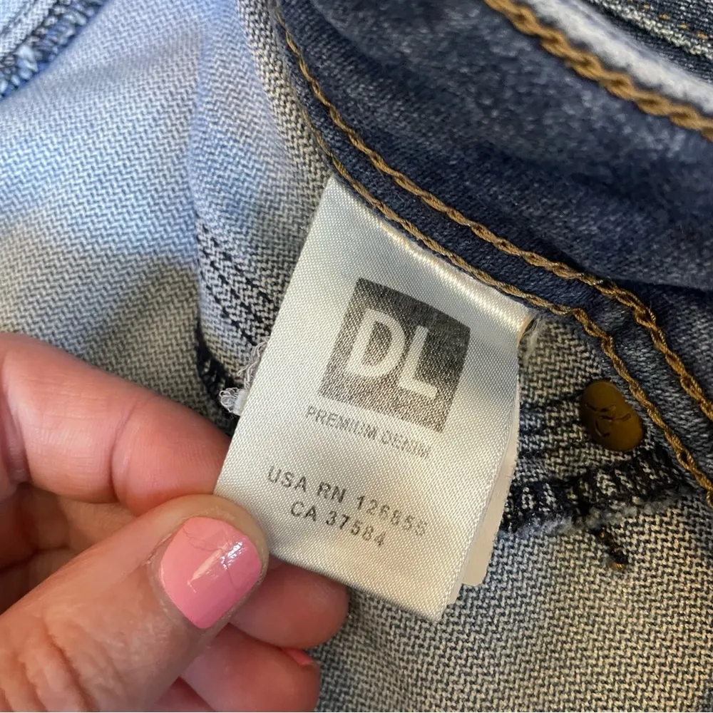 DL1961 Emma Legging Jeans Size 28 - Image 8