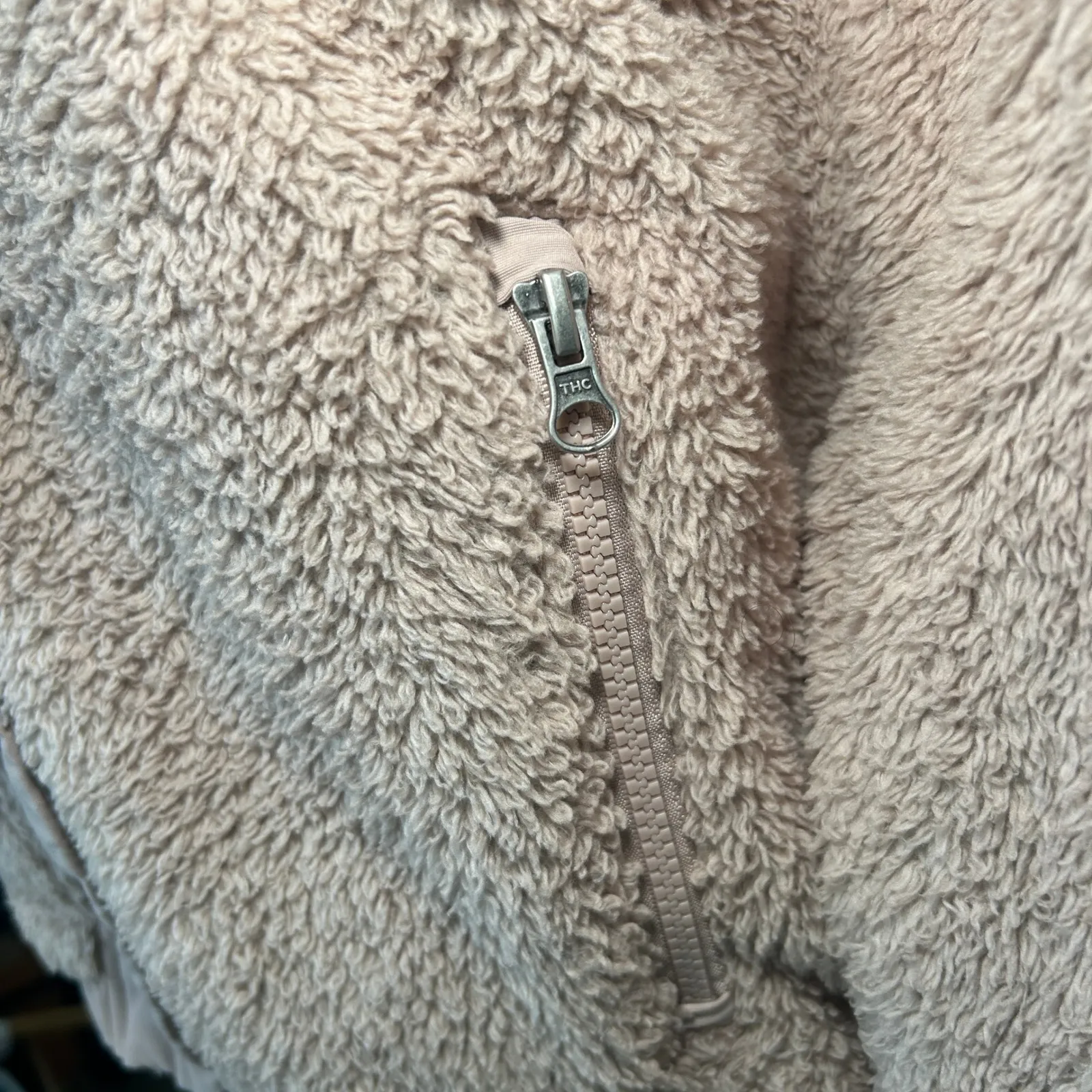 Vuori Jacket Large Pink Sherpa Fleece Full Zip Collar Snap Flap VW530 Cropped - Image 2