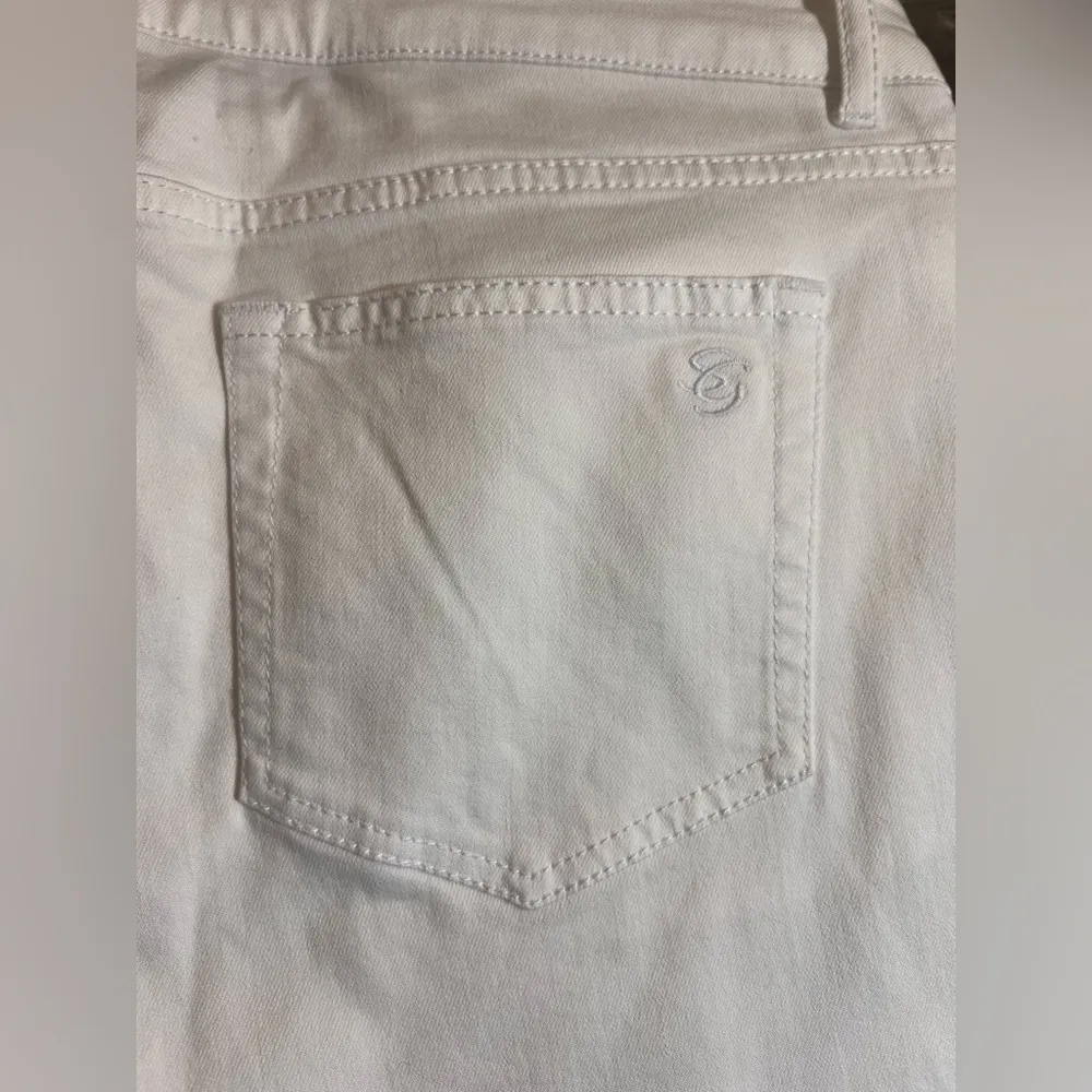 Susan Graver White Boot Cut Jeans Classic Style - Image 8